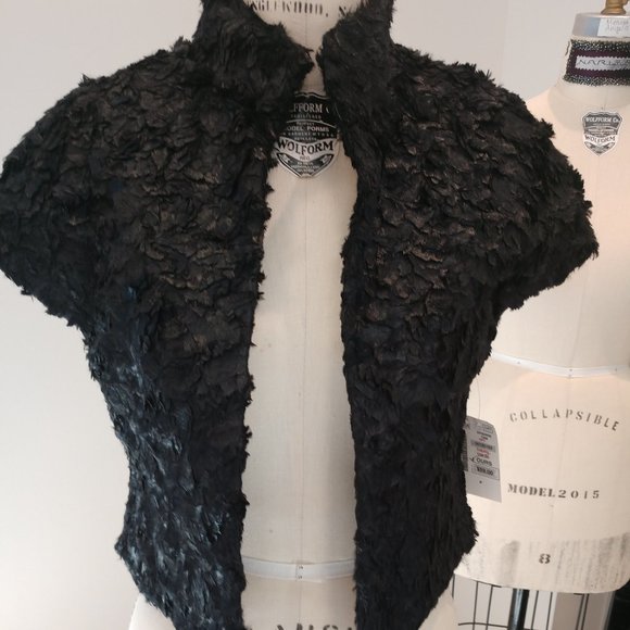 Black Faux Feather Sleeveless Bolero - Picture 1 of 6